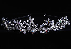 Daisy Pearl Tiara